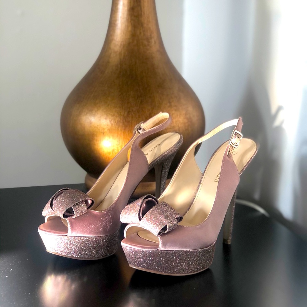 Peep toe platform heals